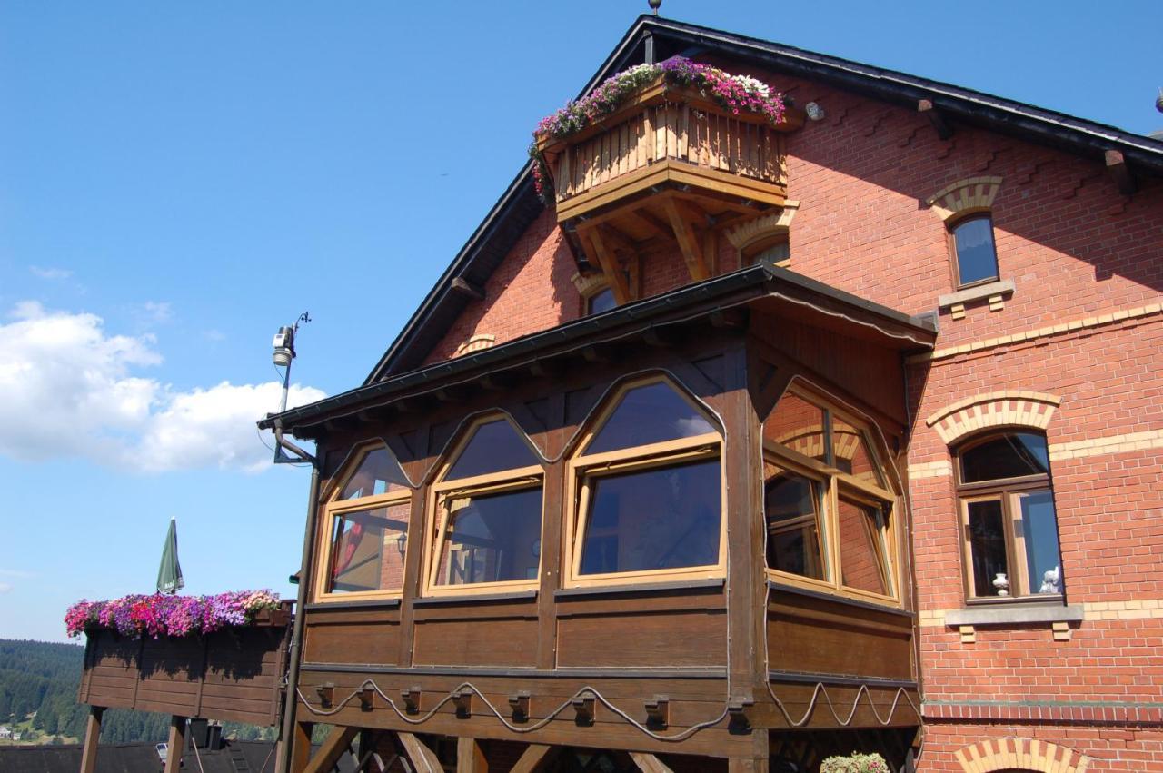 Berggasthaus & Pension Schoene Aussicht Klingenthal Exterior foto