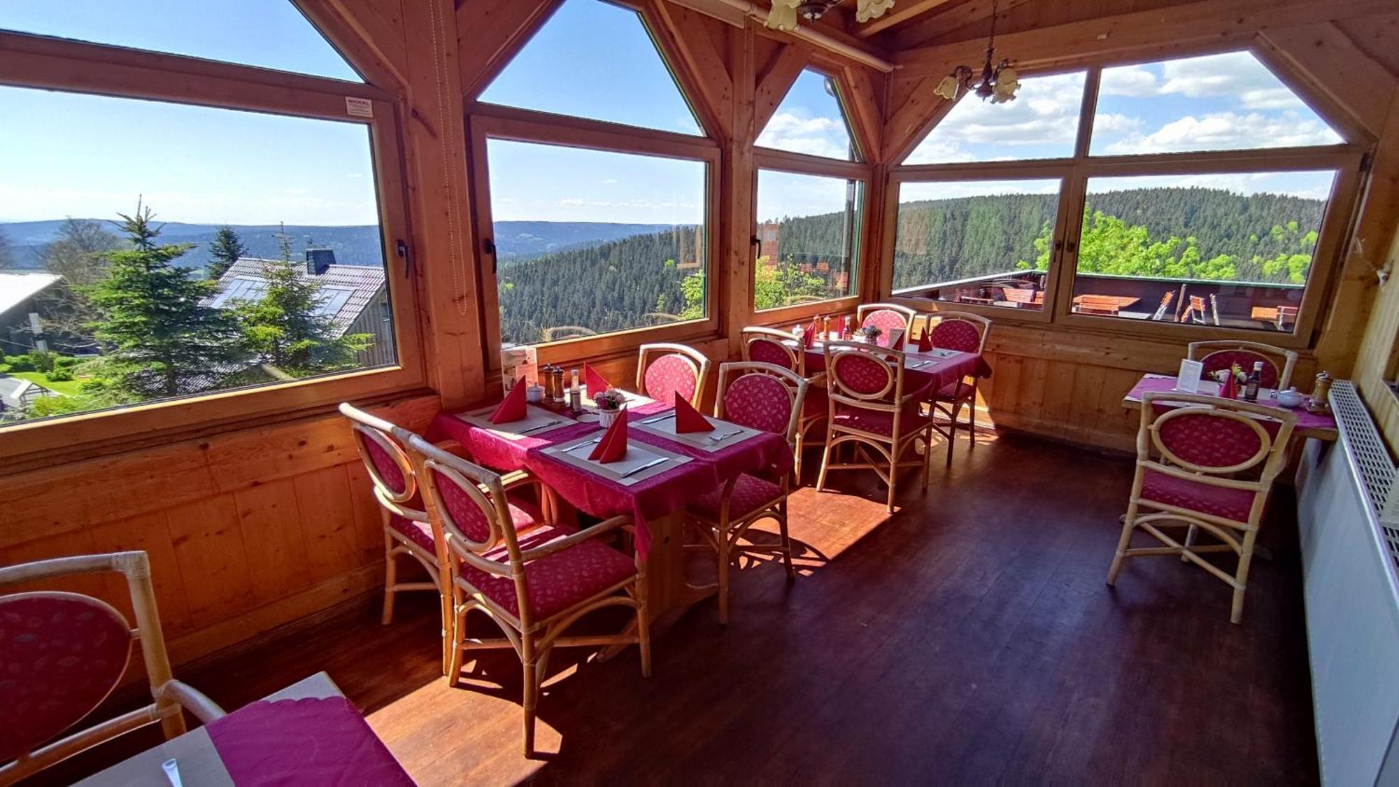 Berggasthaus & Pension Schoene Aussicht Klingenthal Exterior foto